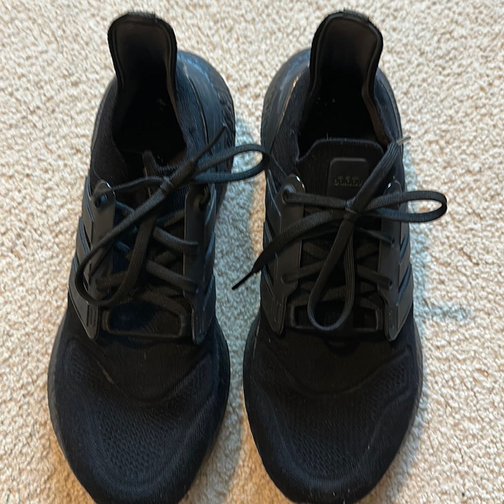 Adidas Ultraboost 22